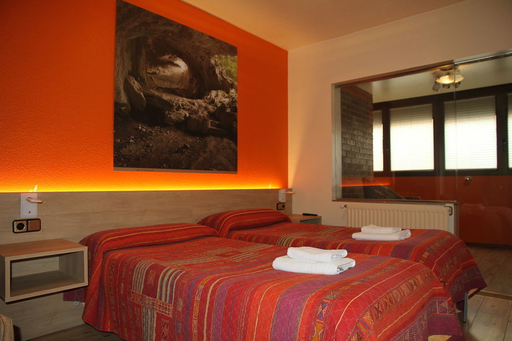 Hostal Acella Παμπλόνα Εξωτερικό φωτογραφία A room at the hotel